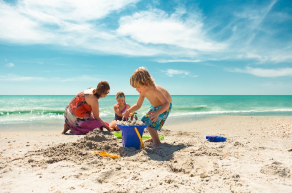 Discover Florida’s Best Beaches with Gray Line Orlando: Clearwater and Daytona Beach